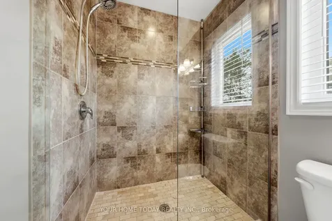 8 Trinity Court Halton Hills ON L7J 0A2