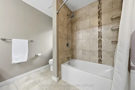 8 Trinity Court Halton Hills ON L7J 0A2