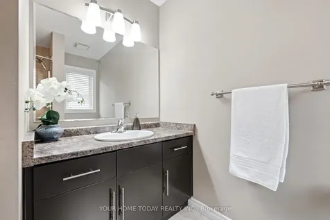 8 Trinity Court Halton Hills ON L7J 0A2