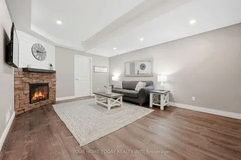 8 Trinity Court Halton Hills ON L7J 0A2