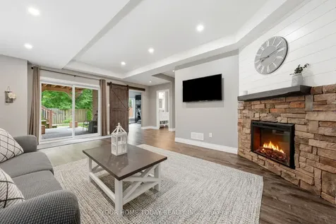 8 Trinity Court Halton Hills ON L7J 0A2