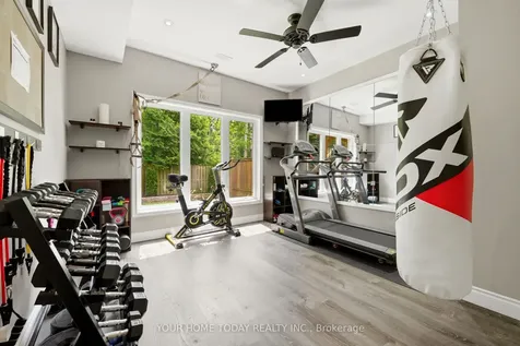 8 Trinity Court Halton Hills ON L7J 0A2