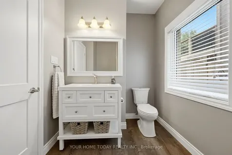 8 Trinity Court Halton Hills ON L7J 0A2