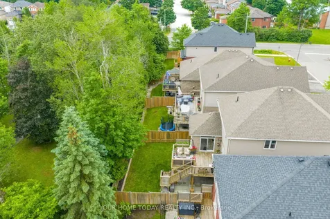 8 Trinity Court Halton Hills ON L7J 0A2