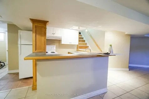 2395 Edenhurst Drive Mississauga ON L5A 2L1