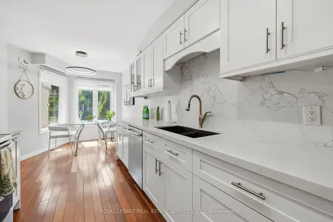 1156 Potters Wheel Crescent Oakville ON L6M 1J2