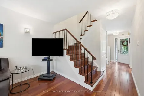 1156 Potters Wheel Crescent Oakville ON L6M 1J2