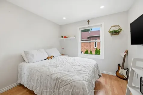 1156 Potters Wheel Crescent Oakville ON L6M 1J2