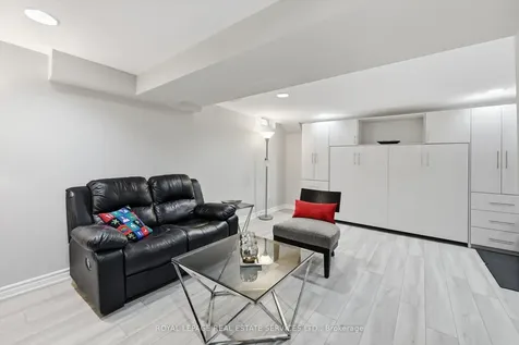 1156 Potters Wheel Crescent Oakville ON L6M 1J2