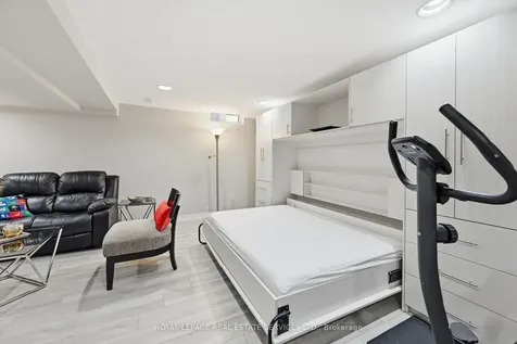 1156 Potters Wheel Crescent Oakville ON L6M 1J2