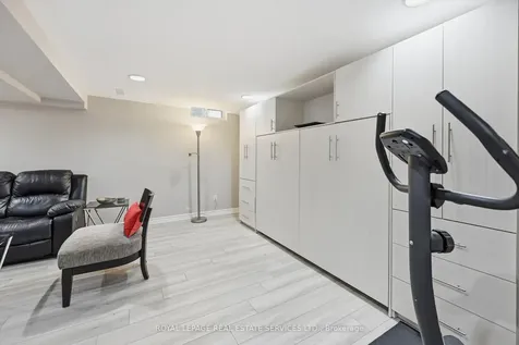 1156 Potters Wheel Crescent Oakville ON L6M 1J2