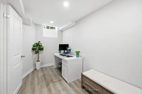 1156 Potters Wheel Crescent Oakville ON L6M 1J2