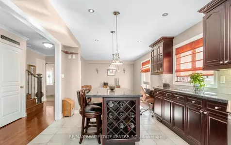 6522 Edenwood Drive Mississauga ON L5N 3L6