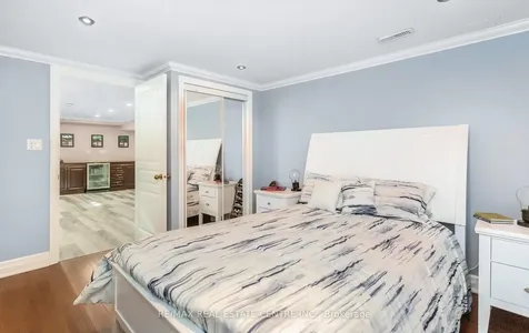 6522 Edenwood Drive Mississauga ON L5N 3L6