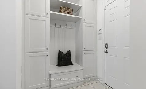 140 Magnolia Crescent Oakville ON L6M 4M1