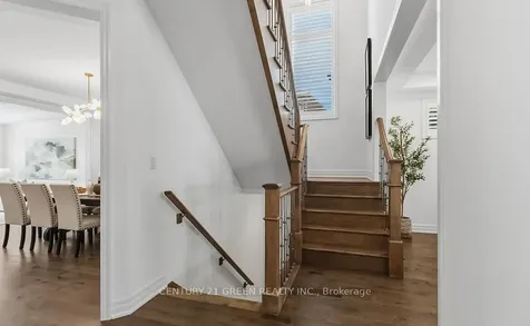 140 Magnolia Crescent Oakville ON L6M 4M1