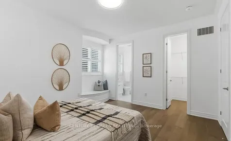 140 Magnolia Crescent Oakville ON L6M 4M1