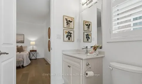 140 Magnolia Crescent Oakville ON L6M 4M1