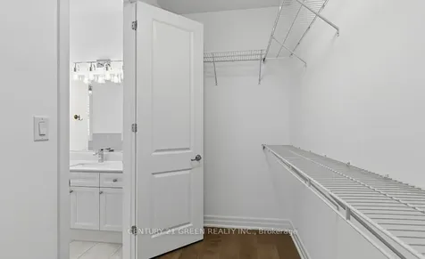 140 Magnolia Crescent Oakville ON L6M 4M1
