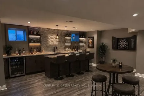 140 Magnolia Crescent Oakville ON L6M 4M1