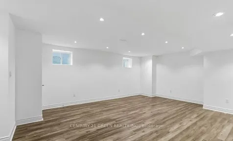 140 Magnolia Crescent Oakville ON L6M 4M1