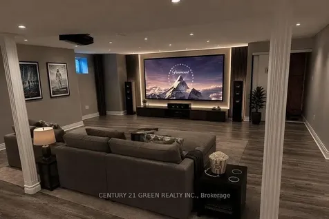 140 Magnolia Crescent Oakville ON L6M 4M1