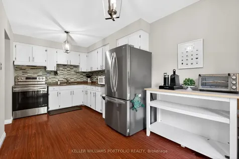 900 Dundas Street W Mississauga ON L5C 3B3