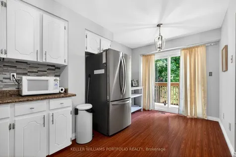 900 Dundas Street W Mississauga ON L5C 3B3