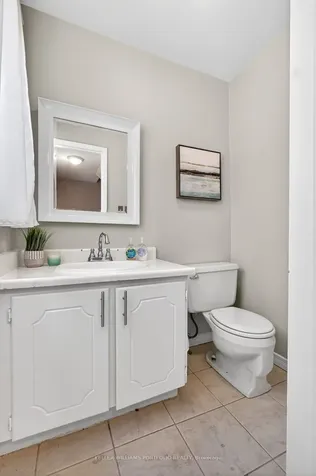 900 Dundas Street W Mississauga ON L5C 3B3