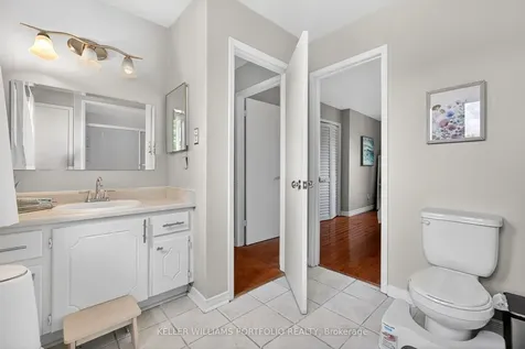 900 Dundas Street W Mississauga ON L5C 3B3