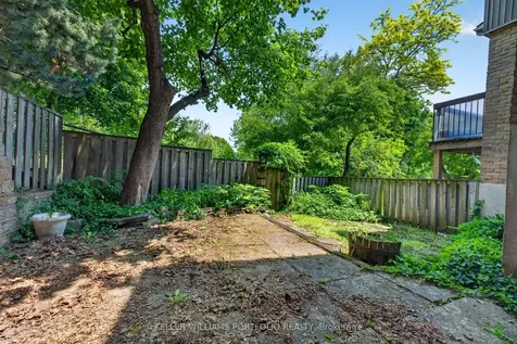 900 Dundas Street W Mississauga ON L5C 3B3