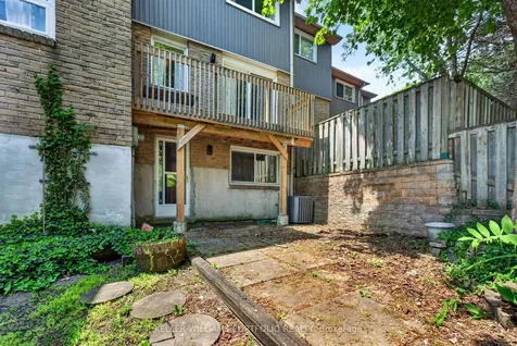 900 Dundas Street W Mississauga ON L5C 3B3