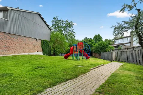 900 Dundas Street W Mississauga ON L5C 3B3
