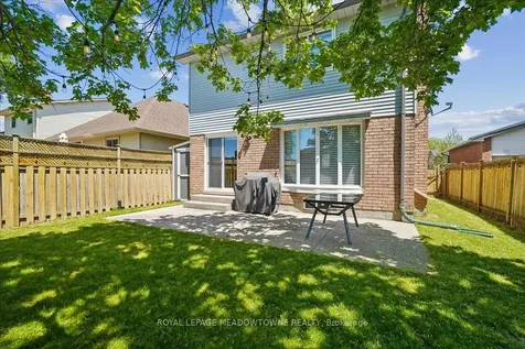 2208 Hunt Crescent Burlington ON L7M 3E4