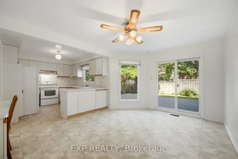 1938 Kempton Park Drive Mississauga ON L5M 2Z6