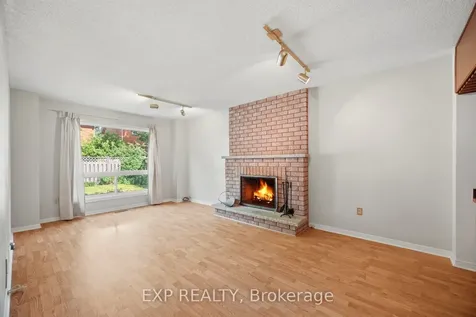 1938 Kempton Park Drive Mississauga ON L5M 2Z6