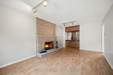 1938 Kempton Park Drive Mississauga ON L5M 2Z6