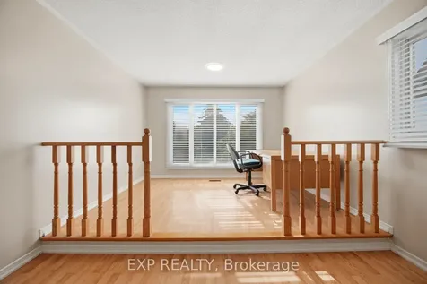 1938 Kempton Park Drive Mississauga ON L5M 2Z6