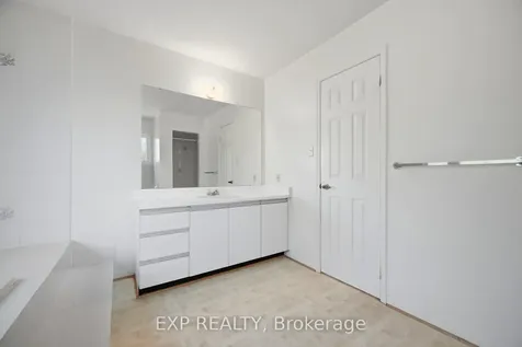 1938 Kempton Park Drive Mississauga ON L5M 2Z6