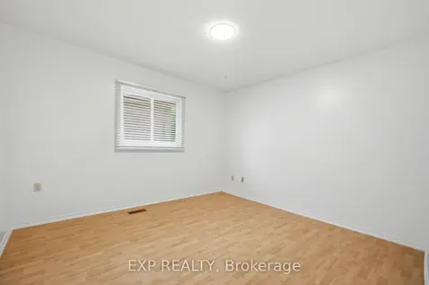 1938 Kempton Park Drive Mississauga ON L5M 2Z6