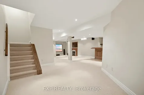 1938 Kempton Park Drive Mississauga ON L5M 2Z6