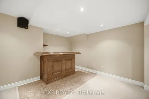 1938 Kempton Park Drive Mississauga ON L5M 2Z6