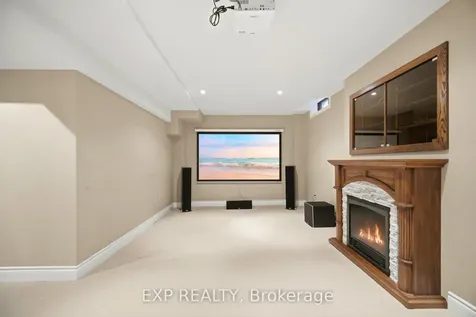 1938 Kempton Park Drive Mississauga ON L5M 2Z6