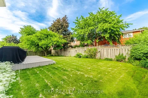 1938 Kempton Park Drive Mississauga ON L5M 2Z6