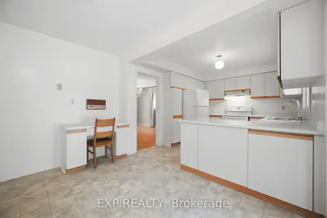 1938 Kempton Park Drive Mississauga ON L5M 2Z6