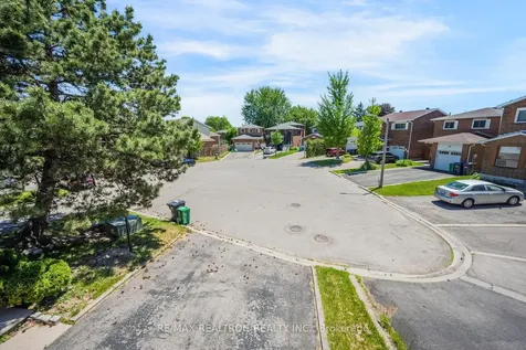 14 Albemarle Court Brampton ON L6Z 1R4