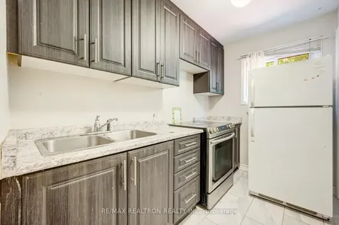 14 Albemarle Court Brampton ON L6Z 1R4