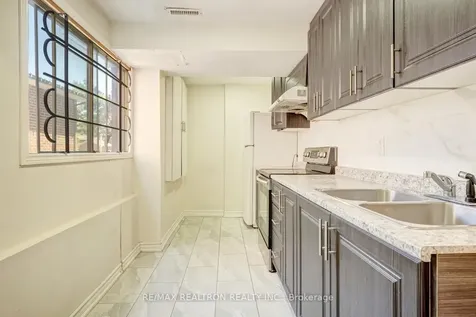 14 Albemarle Court Brampton ON L6Z 1R4