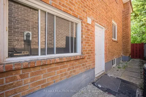 14 Albemarle Court Brampton ON L6Z 1R4