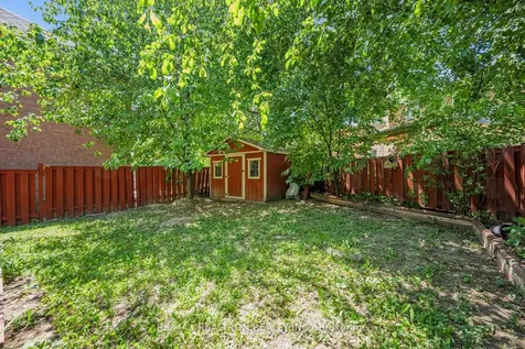 14 Albemarle Court Brampton ON L6Z 1R4